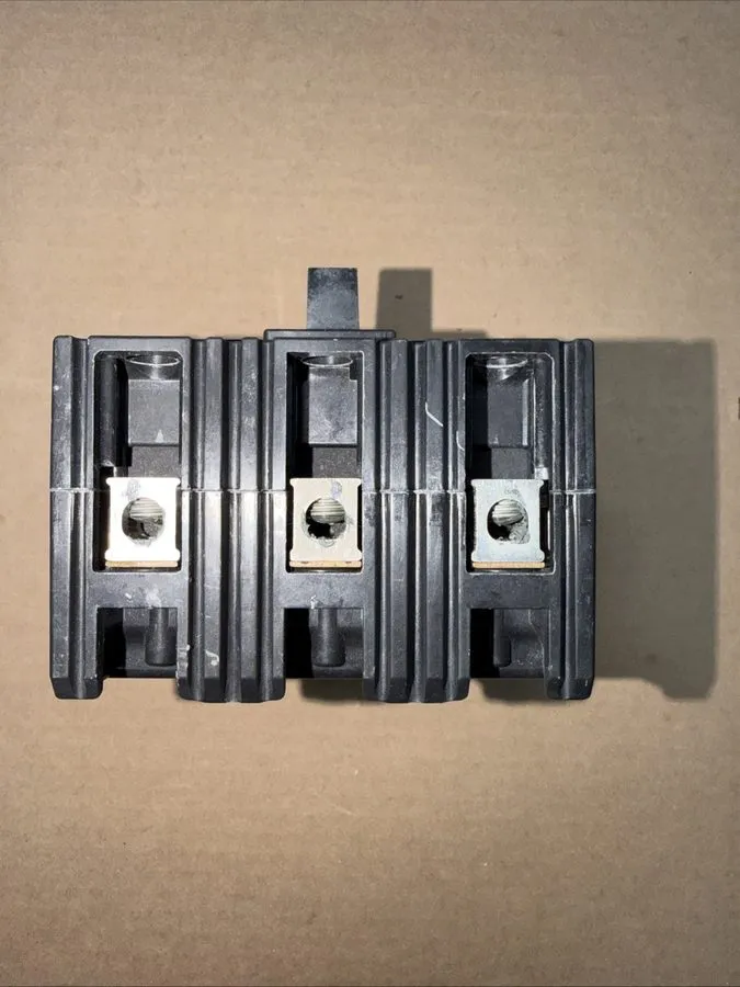Автоматический выключатель Square D Circuit Breaker FCL34060 60 Amp 3 Pole 480V 