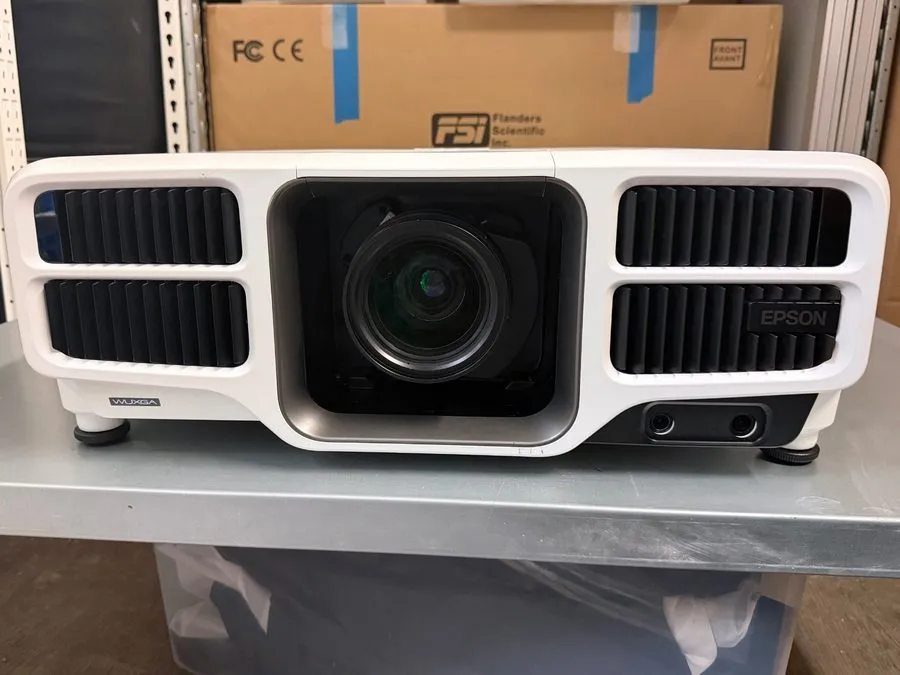 Проектор Epson L1490U 9000 Lumens LASER 3LCD 4K Enhancement Projector W/ ELPLM15 — фото лота 2