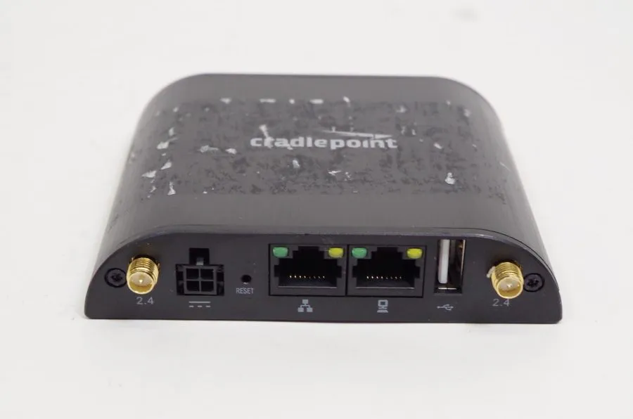 Маршрутизатор Cradlepoint IBR600LPE Mobile Wireless Access Point W/Antenna NO AC
