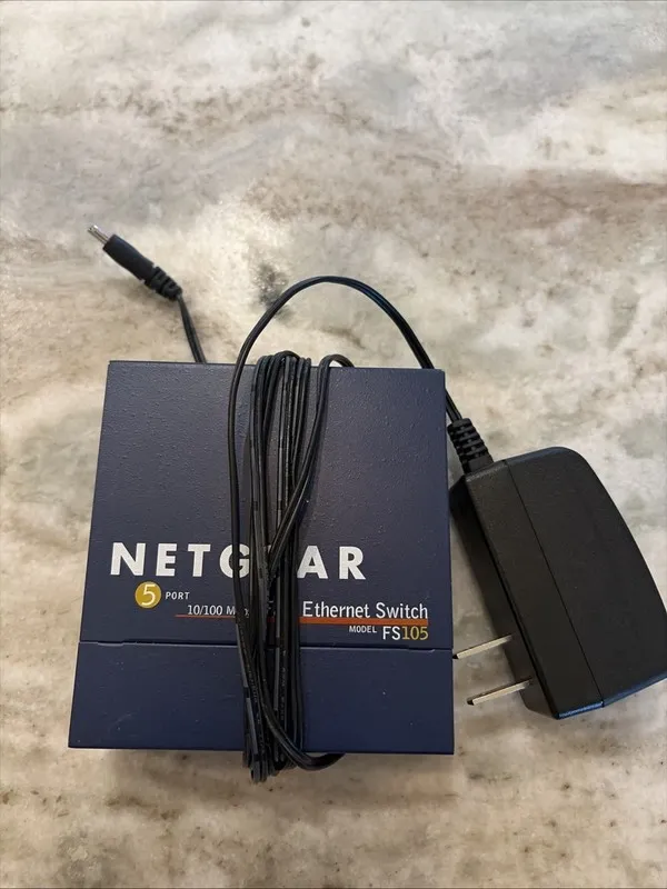 Коммутатор Netgear ProSafe FS105 V3 5-Ports External Desktop Switch Only