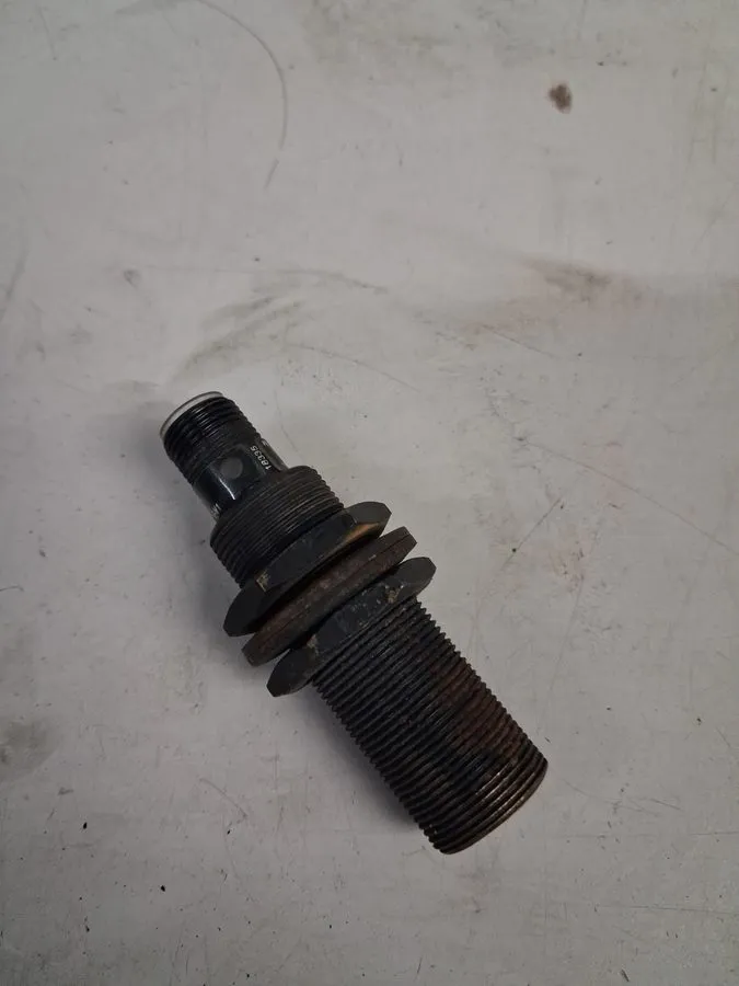 Датчик приближения Pepperl+Fuchs NBB5-18GM50-E2-C3-V1 Proximity Switch Sensor