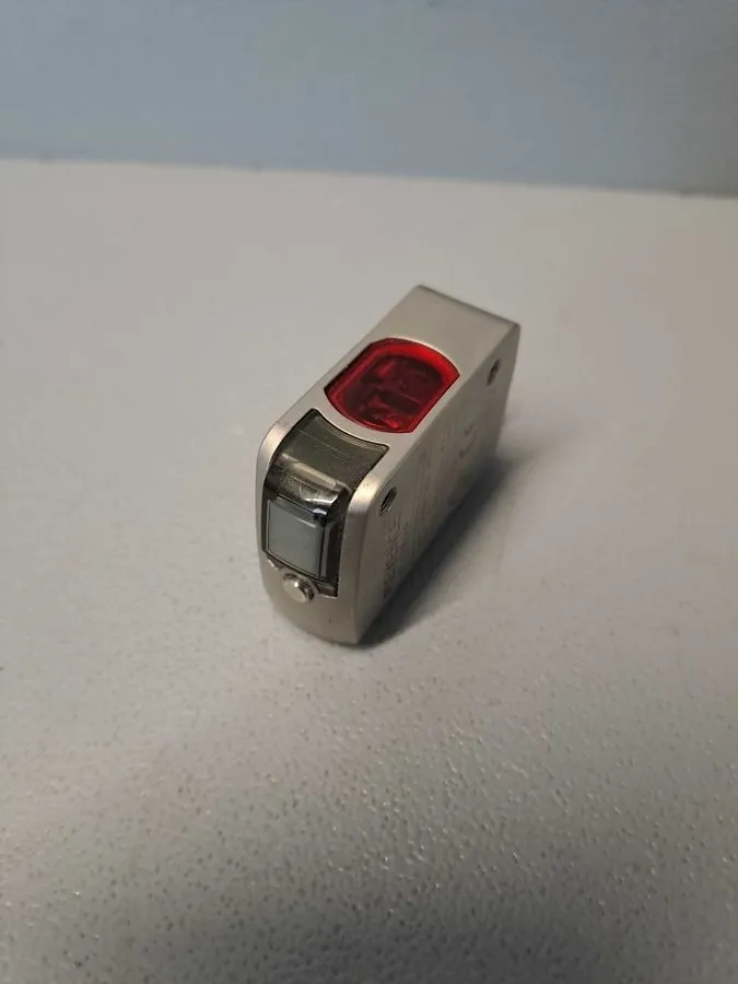 Датчик KEYENCE LR-ZB250CP LASER SENSOR 10-30VDC