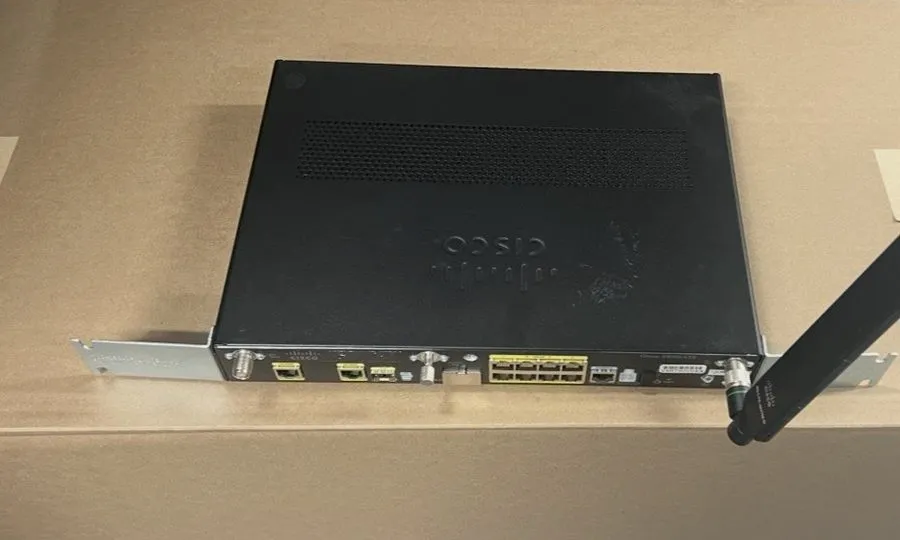 Маршрутизатор Cisco C899G-LTE-VZ-K9 Ethernet Wrlss Integrated Services Router
