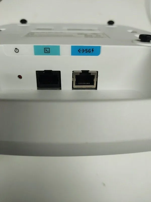 Точка доступа Wi-Fi Cisco C9130AXE-B Catalyst 9100 Series Access Point Wi-Fi 6 A — фото лота 4
