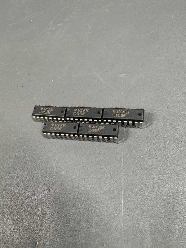 Микросхема Texas Instruments CD4046BE CMOS Phase-Locked Loop PLL IC DIP-16 — фото лота 1