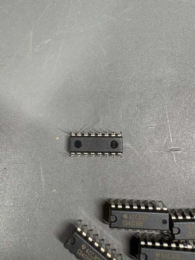 Микросхема Texas Instruments CD4046BE CMOS Phase-Locked Loop PLL IC DIP-16 — фото лота 3