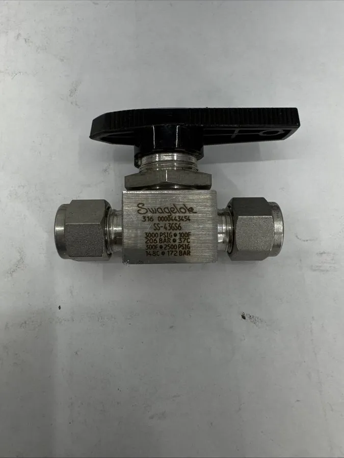 Клапан Swagelok SS-43GS6 3/8" ball valve