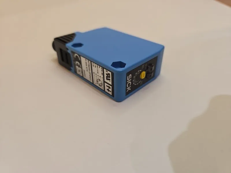 Фотоэлектрический датчик SICK WTB250-2P2431 6044675 Photoelectric switch sensor