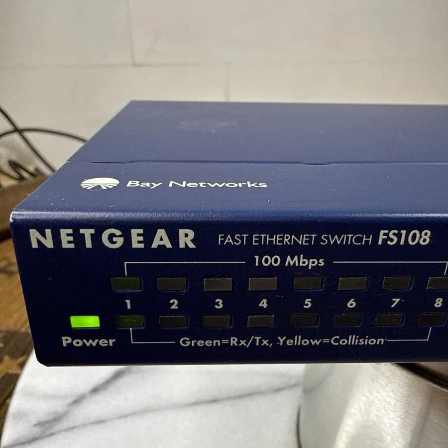 Коммутатор Netgear Prosafe 8-PORT Fast Ethernet Switch Desktop Switch FS108 — фото лота 1