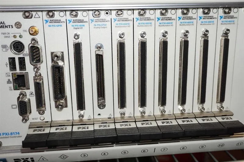 Шасси NI PXI-1045 W PXI-8174, PXI-8212, PXI-6508, PXI-6704, Q=6 PXI-6031E
