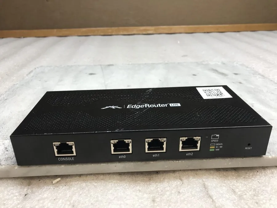 Маршрутизатор Ubiquiti EdgeRouter Lite ERLite-3 3-Port Gigabit Router 12V 1A