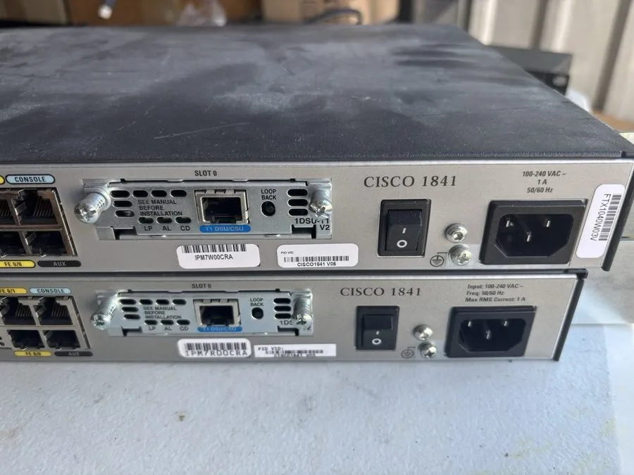 Маршрутизатор Cisco 1841 Router WIC-1DSU-T1 64MB Flash Boots IOS 1800 Series CIS