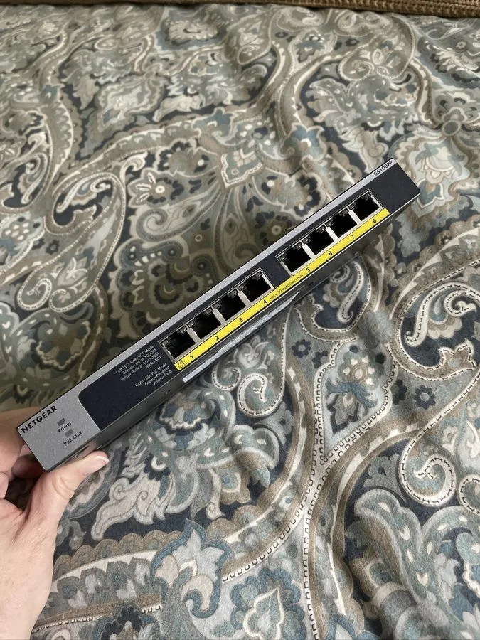 Коммутатор NETGEAR GS108PP 8-Port Gigabit PoE+ Switch 123W Ethernet Unmanaged