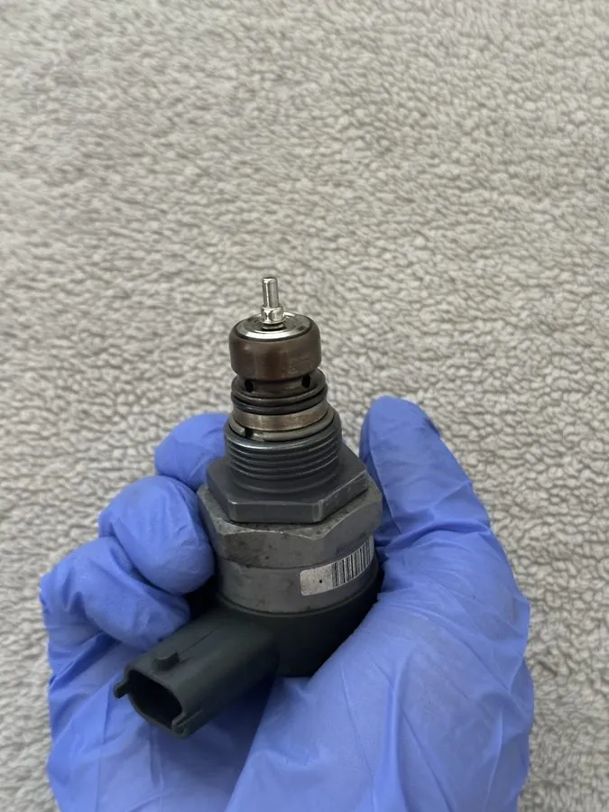 Трубопроводная арматура Fuel Pressure Regulator, Cummins 6.7L Nissan 5.0L Bosch 