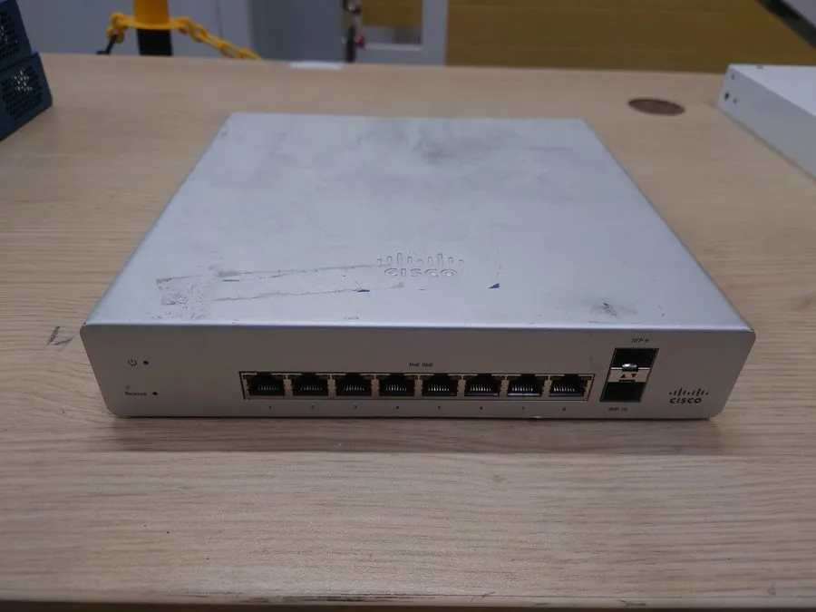 Коммутатор Cisco Meraki MS220-8P 8 Port SFP Ethernet Switch Unclaimed