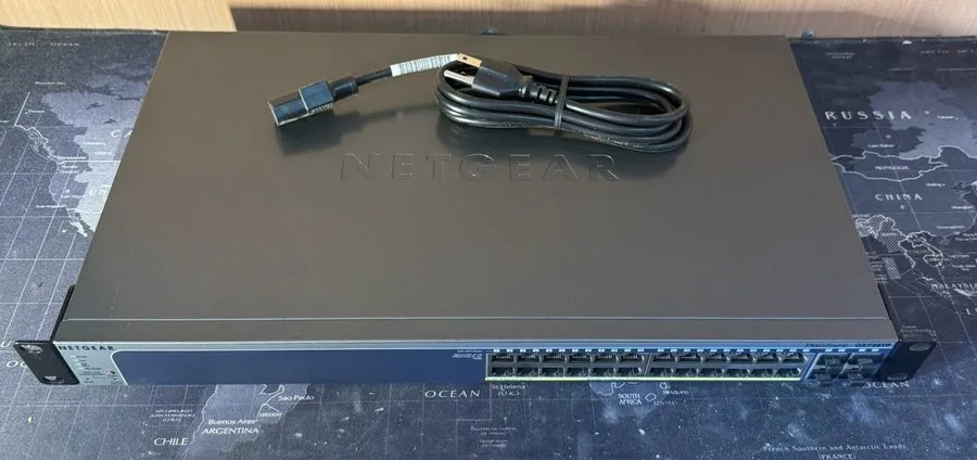 Коммутатор NETGEAR GS728TP Pro 24 Port Gigabit Smart PoE+ Switch 190W 4x SFP GS7