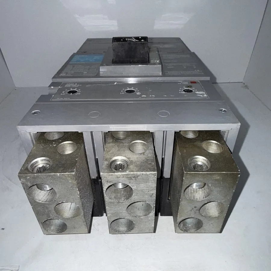 Автоматический выключатель SIEMENS SENTRON SERIES 1200A CIRCUIT BREAKER 3 POLE 6