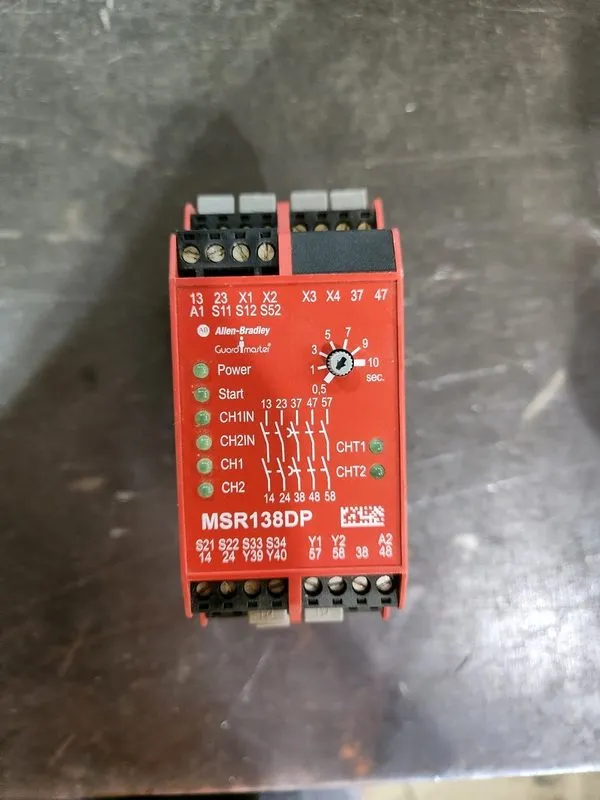 Реле безопасности ALLEN BRADLEY,440R-M23145,SAFETY RELAY