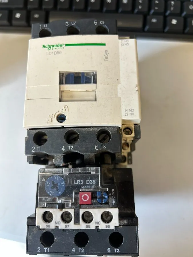 Контактор Schneider LC1D50 / LR3 d35 Motor Starter w/ overload