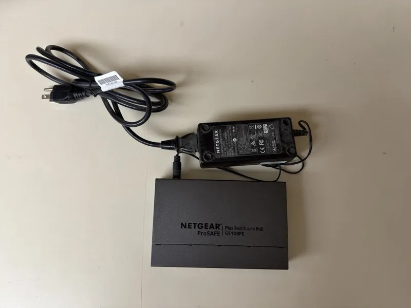Коммутатор NETGEAR ProSafe Easy Smart Managed Switch GS108PE300NAS