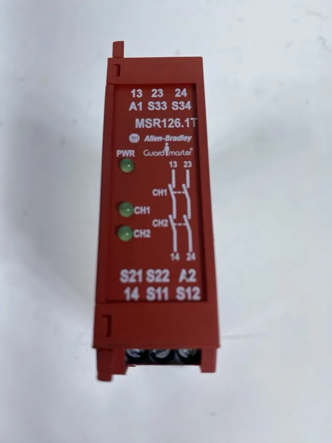 Реле безопасности ALLEN BRADLEY 440R-N23114 SAFTEY RELAY MSR126.1T