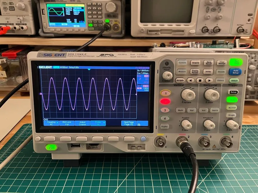 Осциллограф Siglent SDS1104X-E 100MHz 1GSa/s 4 Channel Digital Oscilloscope