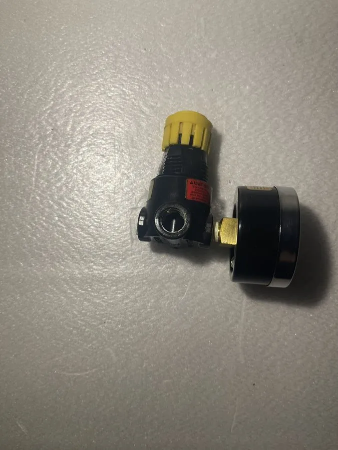 Регулятор давления PARKER 14R113FC AIR PRESSURE REGULATOR 300 PSI W/ WIKA 0-60 P