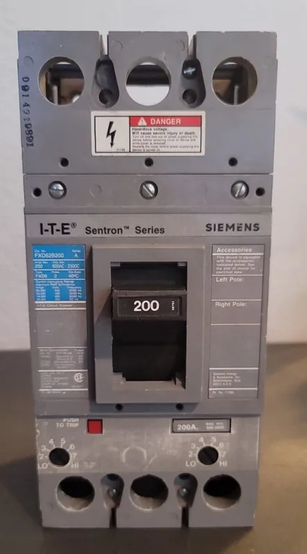 Автоматический выключатель Siemens Sentron Circuit Breaker FXD62B200 200 Amp 600