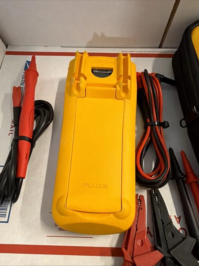 Тестер Fluke 1507 Insulation Resistance Tester Megohmmeter — фото лота 2