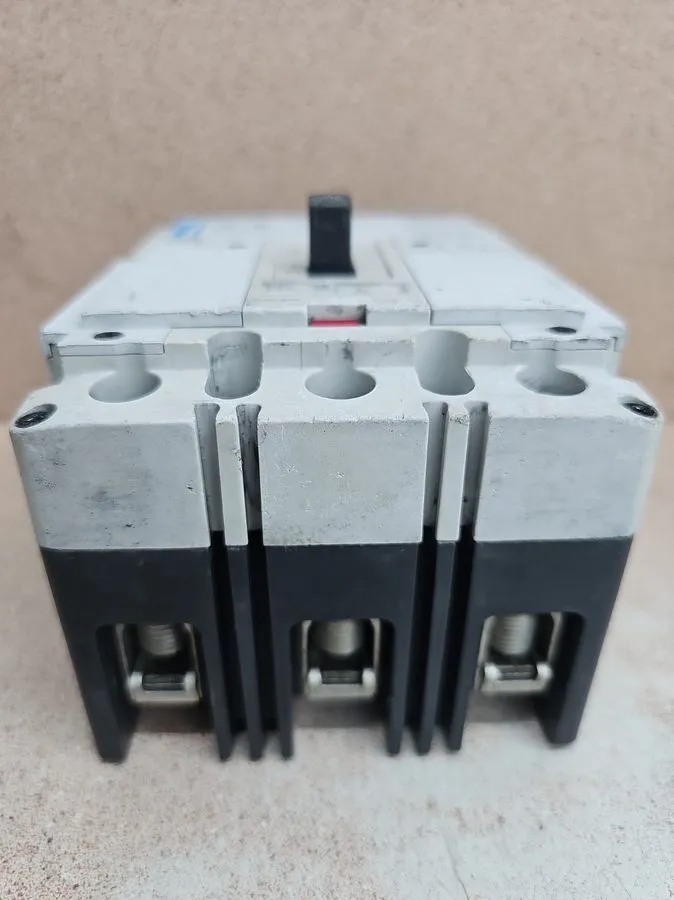 Автоматический выключатель Eaton PDG23M0200TFFL 3 Pole 200 Amp 600 Volt 65kA@480