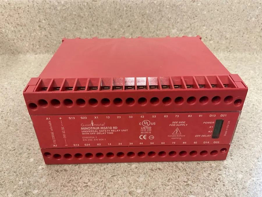 Реле безопасности Allen Bradley MSR10 RD (440R-G23029) Lightly
