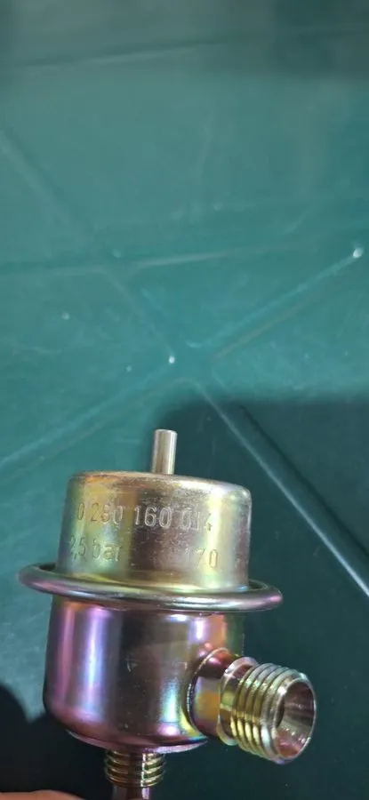 Трубопроводная арматура Bosch Fuel Pressure Regulator BMW 78-81 528i 633 CSi 733