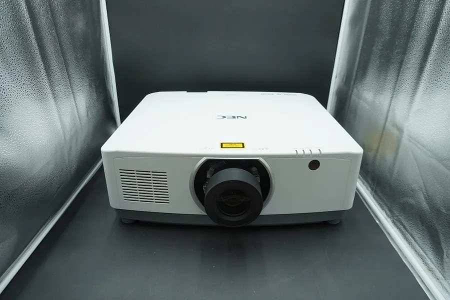 Проектор NEC NP-PA653UL 6,500 Lumen Laser Projector w/ NP41ZL Zoom Lens