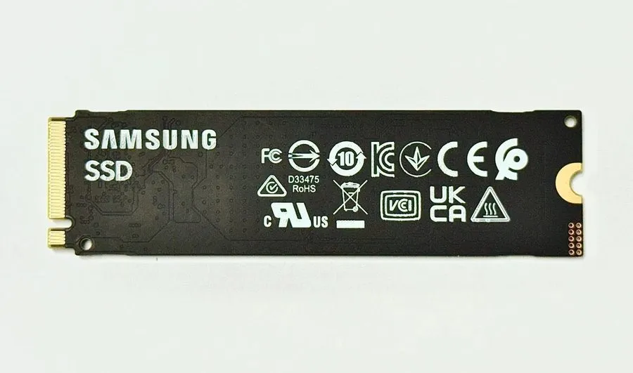 SSD-накопитель Samsung PM9C1B 512GB NVMe PCIe Gen4x4 M.2 2280 SSD Drive