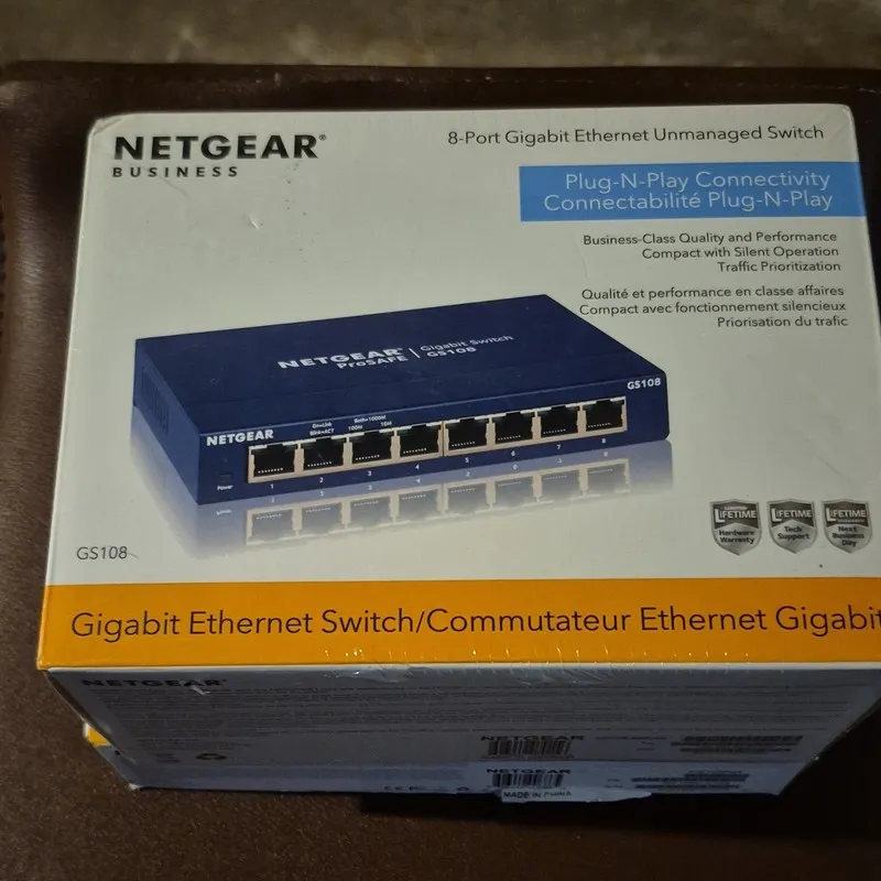 Коммутатор NETGEAR GS108 ProSafe (GS108-400NAS) 8 Port Standalone Gigabit Ethern