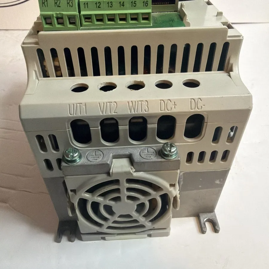 Частотный преобразователь Allen Bradley 22F-V4P5N103 Series A PowerFlex 4M AC Dr — фото лота 2