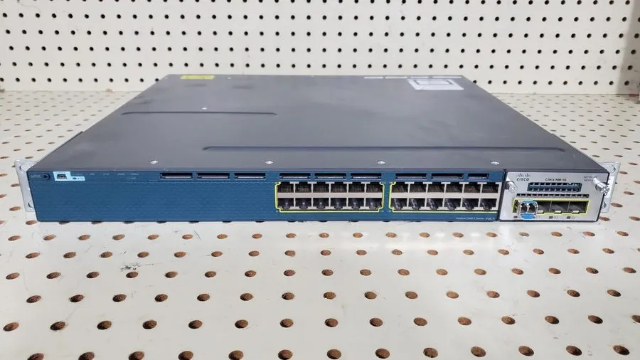 Коммутатор Cisco WS-C3560X-24P-S 24 10/100/1000 Ethernet PoE+ ports C3KX-NM-1G