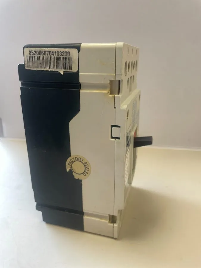 Автоматический выключатель Allen Bradley 140U-H2C3-C15 Molded Case Circuit Break