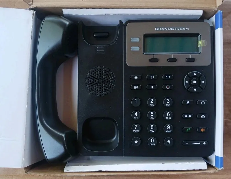IP-телефон Grandstream GXP1610 IP Phone Corded Wall Mountable Black — фото лота 1