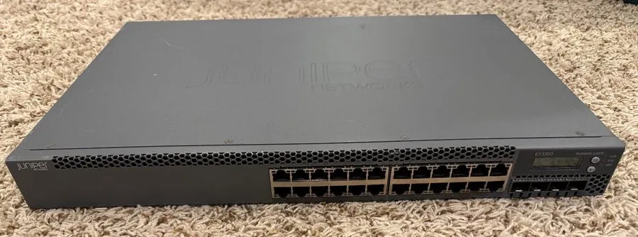 Коммутатор Juniper EX3300-24T -24 Port 1Gb + 4-Port SFP 10Gb Ethernet Switch