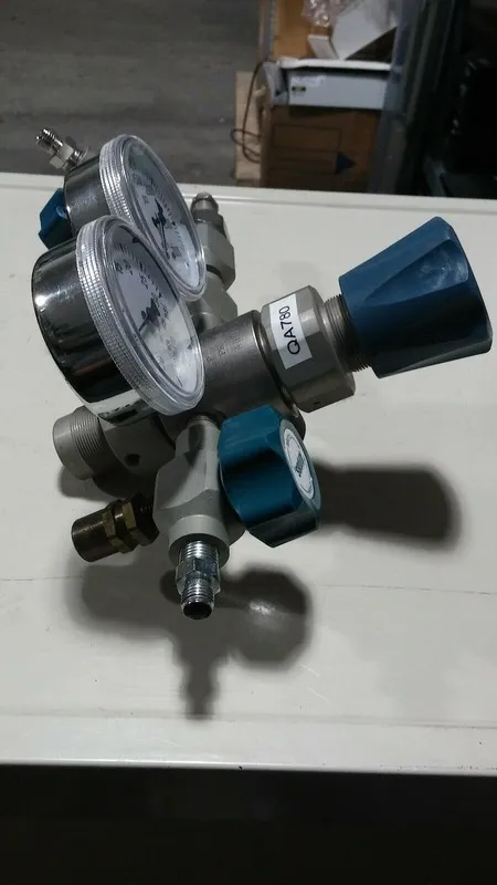 Трубопроводная арматура AIRGAS High Purity Gas Regulator Y12-SR145A