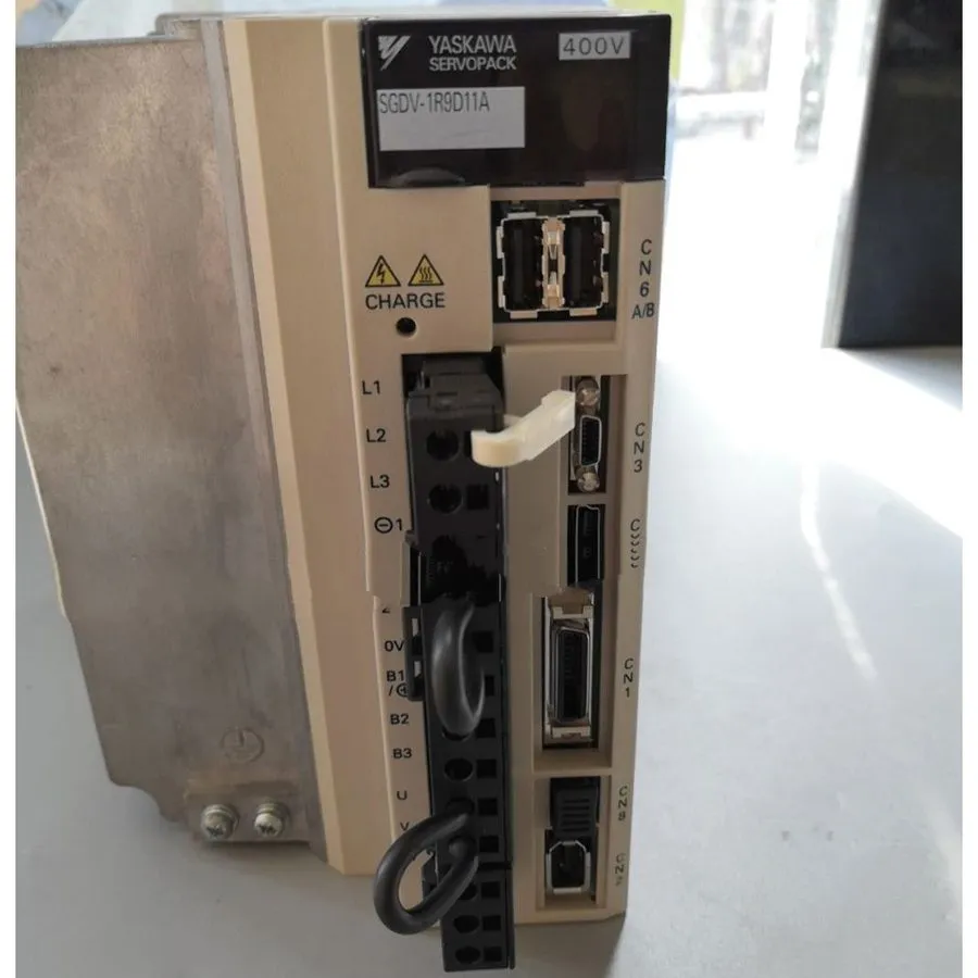 Сервопривод SGDV-1R9D11A Yaskawa Servo Driver
