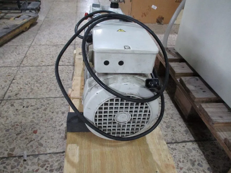 Насос Edwards E2M30 Dual Stage Rotary Vane Vacuum Pump P/N A374-15-903
