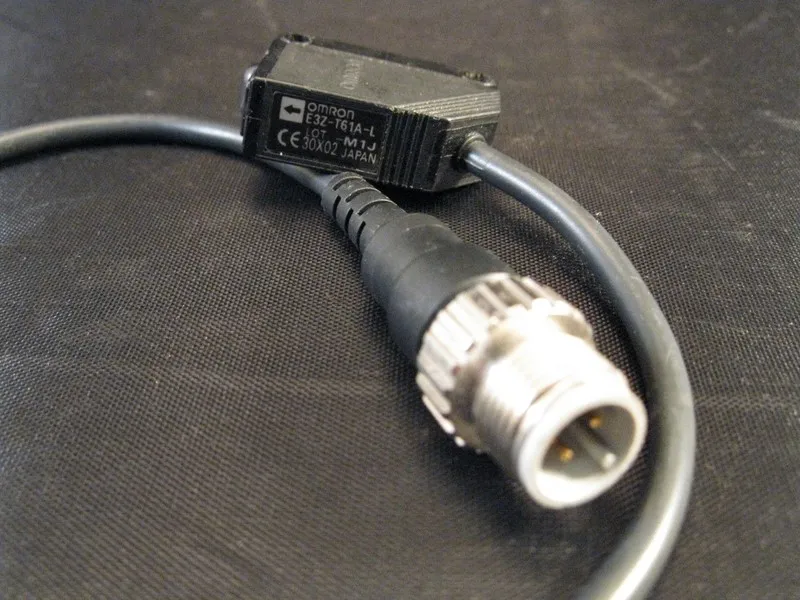 Фотоэлектрический датчик OMRON PHOTOELECTRIC SENSOR SWITCH E3Z-T61A-L