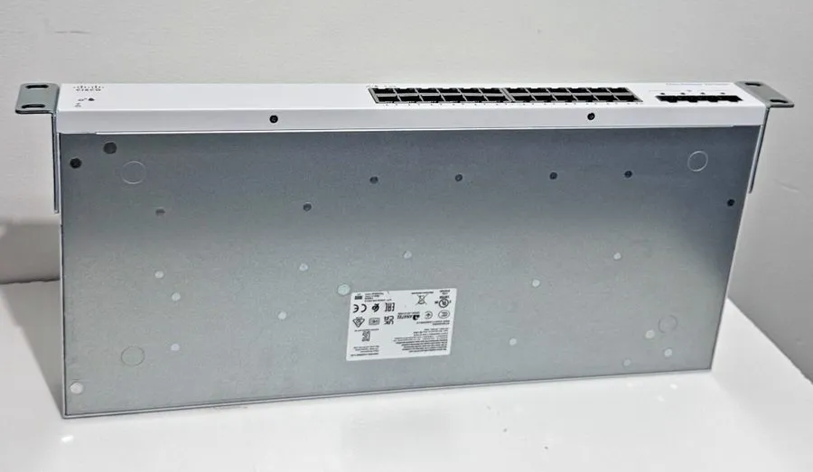 Коммутатор Cisco CBS220-24T-4G EU 24-port Gigabit Switch 4SFP Express — фото лота 2