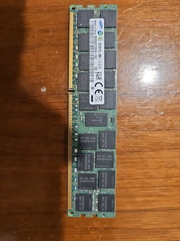 Модуль памяти Samsung 16GB 2Rx4 PC3L-12800R-11-11-E2-D3, M393B2G70BH0-YKO Server