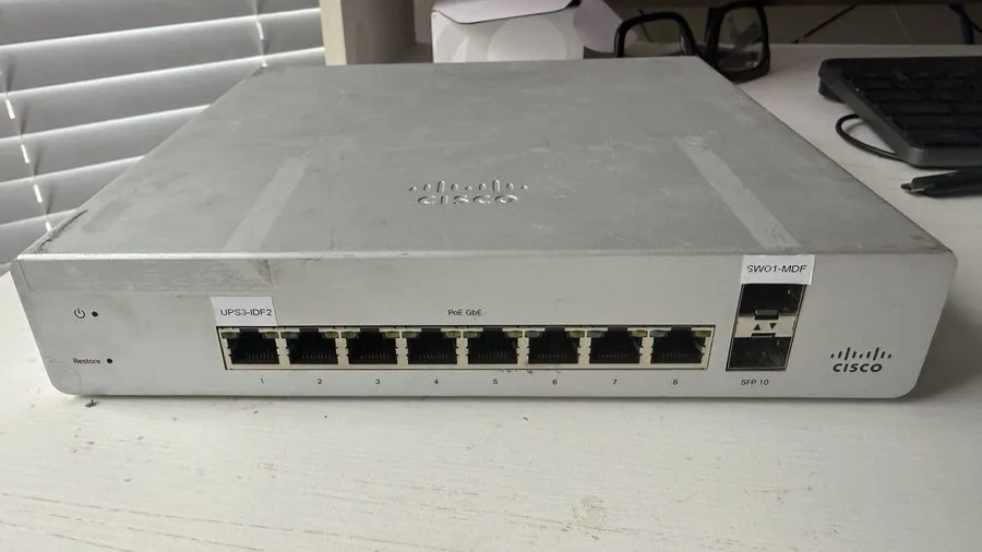 Коммутатор Meraki Cloud Managed MS220 8 Port Gigabit POE Switch