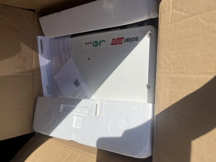 Инвертор SolarEdge 6.0kW HD-Wave Inverter SE6000H-US000BNU4 — фото лота 2