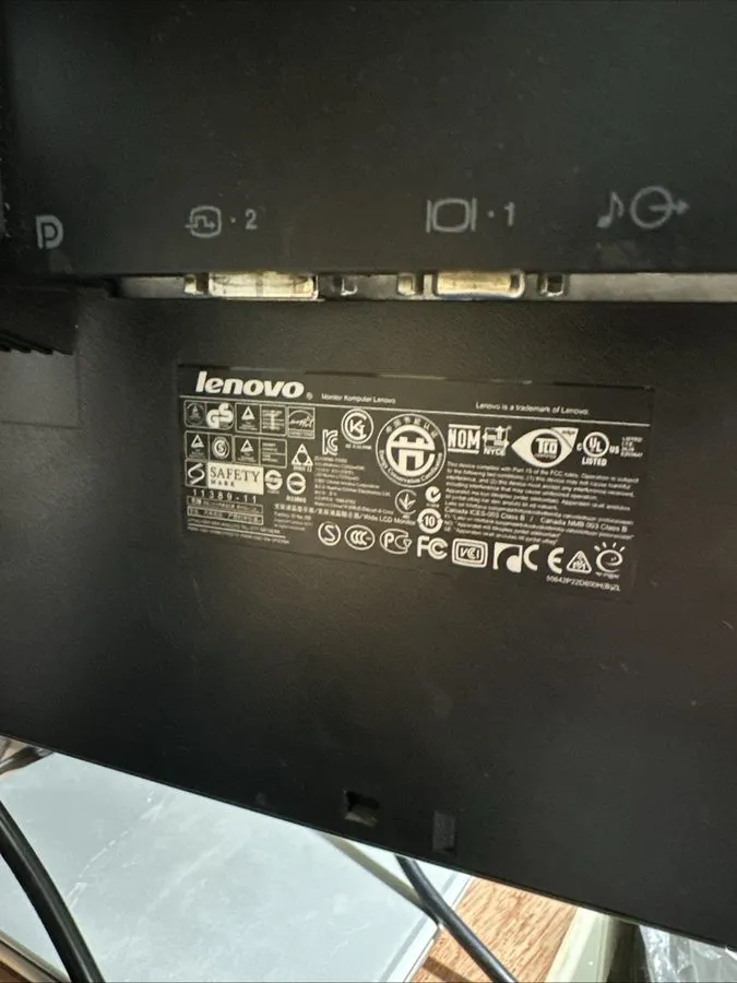 Монитор Lenovo ThinkVision LT2252p 22" Monitor 1680x1050 5ms 250Nit VESA 100x100 — фото лота 4