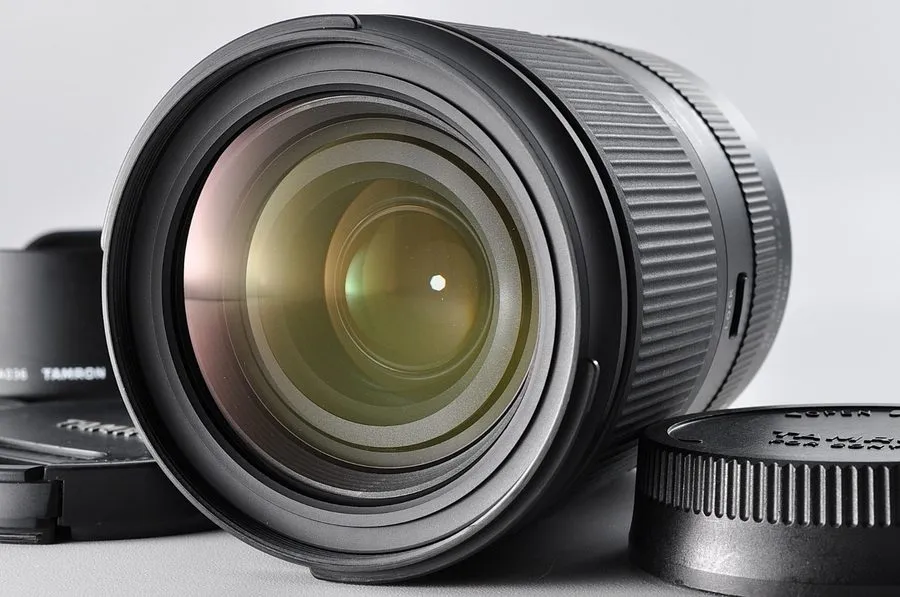 Объектив Tamron 28-200mm f/2.8-5.6 Di III RXD Lens Advanced Bundle + 1 Yr